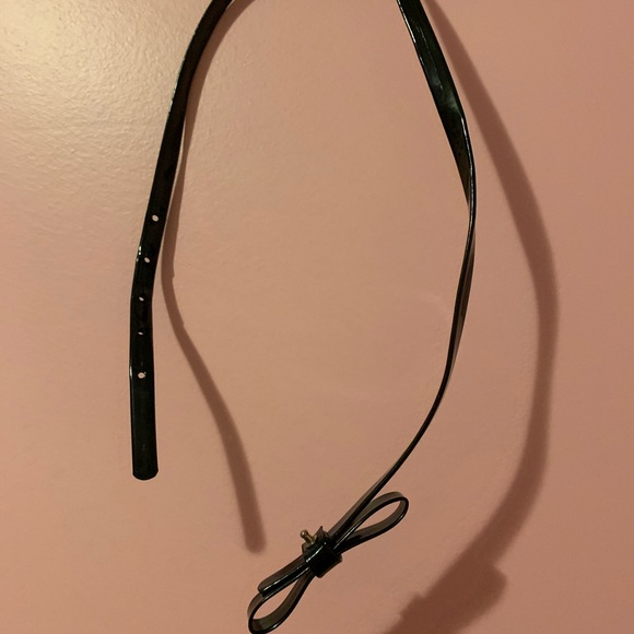 Kids Sleek black belt with tiny stylish bow - Picture 3 of 8